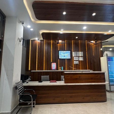 Hotel Prakasham อุจเจน ภายนอก รูปภาพ