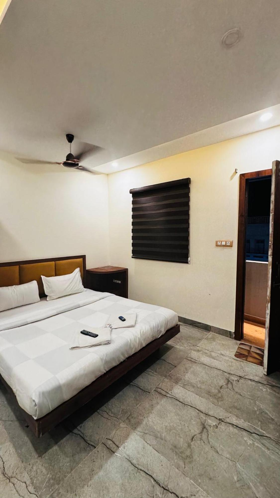 Hotel Prakasham อุจเจน ภายนอก รูปภาพ