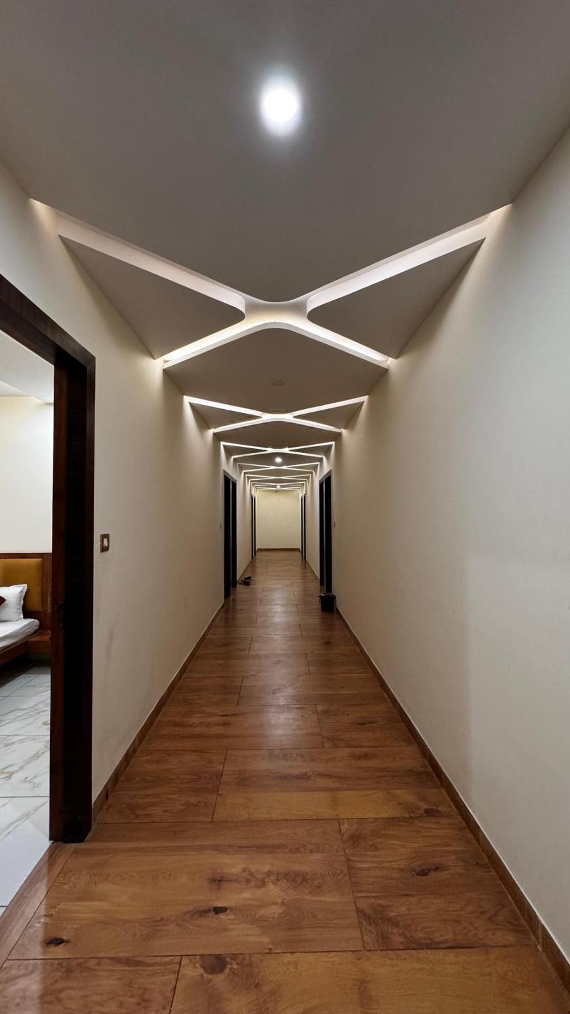 Hotel Prakasham อุจเจน ภายนอก รูปภาพ